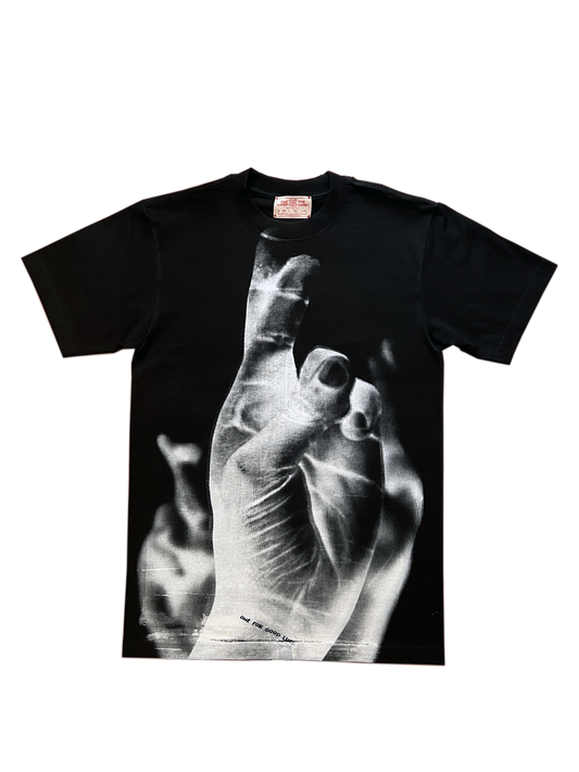 fingers crossed tee / black